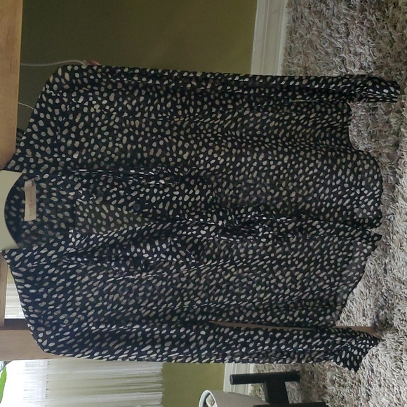 Tory Burch Tops - Tory Burch Stretchy Silk Black and White Animal Print Blouse